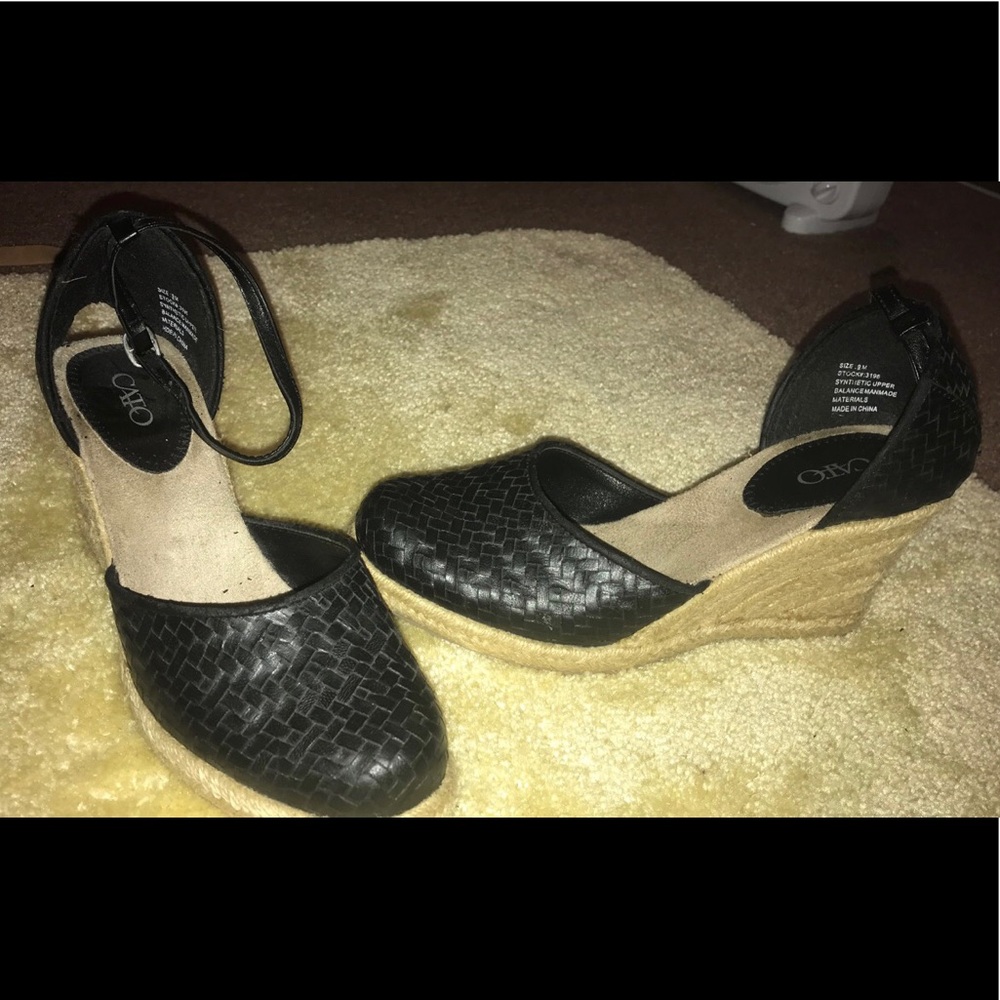 Black Closed Wedges